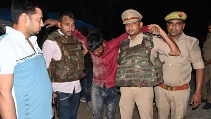 कुशीनगर: पुलिस और अंतराज्यीय पंखिया गिरोह में हुई मुठभेड़, तीन के पैरों में लगी गोली Police encounter with interstate Pankhiya gang near Maghi Mathia canal bridge