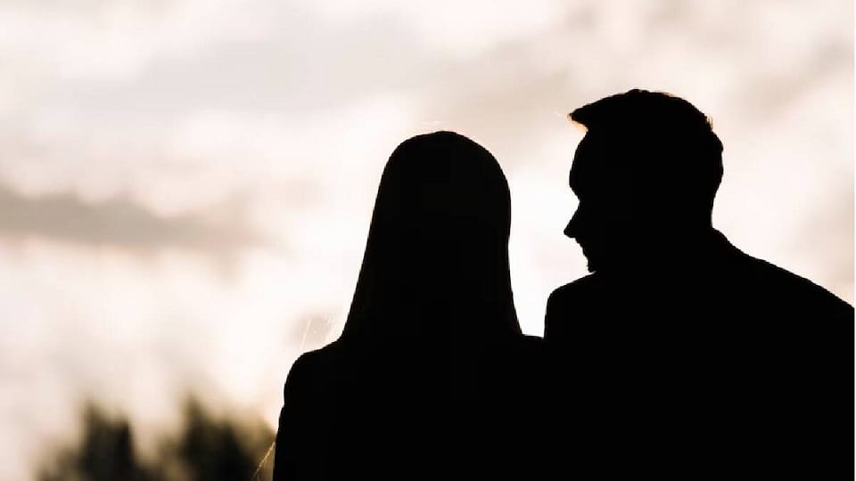 young man killed his wife lover In Agra then surrendered himself after reaching thana