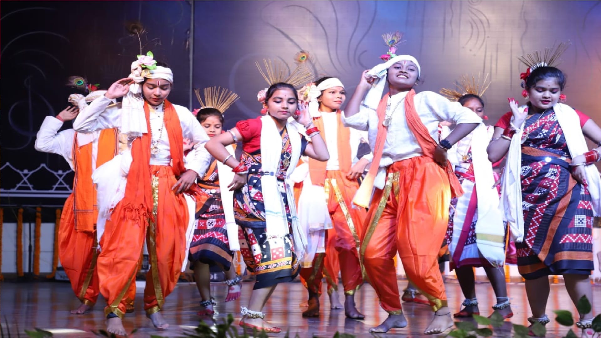 Chakradhar Festival Raigarh: School children gave a wonderful presentation with Chhattisgarhi culture
