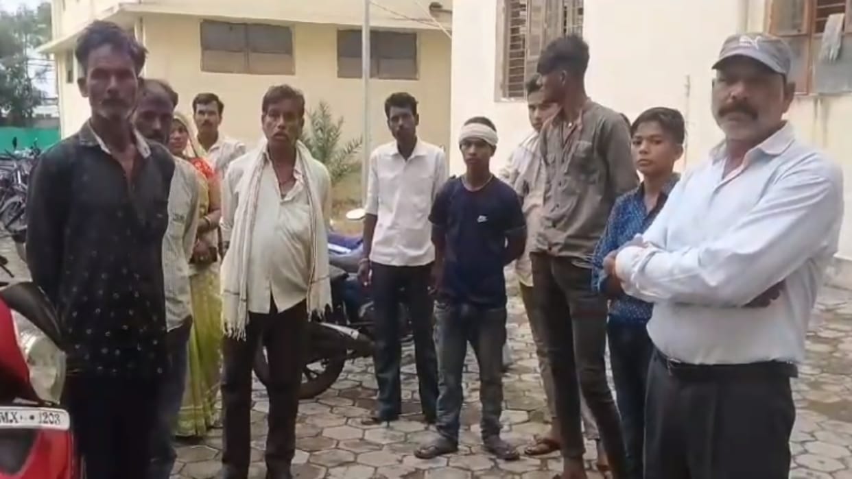 Sagar News Two girls died one injured after being hit by lightning