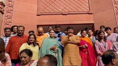 Women's reservation bill sapna choudhary visits the new parliament and praised pm narendra modi for this step