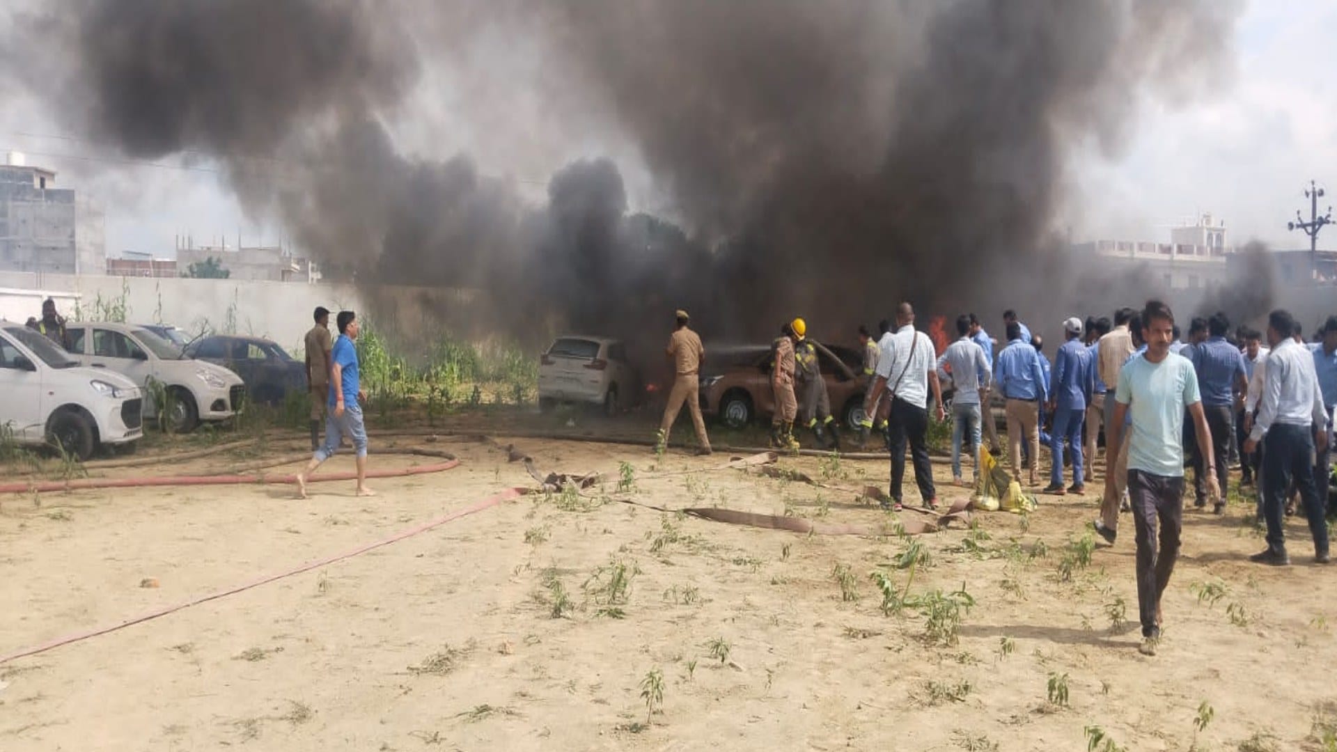 A massive fire broke out in the garage of Maruti Suzuki, many cars got burnt