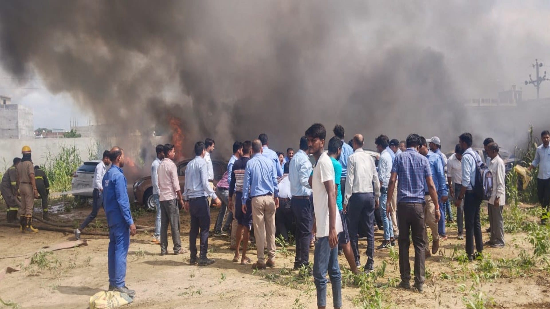A massive fire broke out in the garage of Maruti Suzuki, many cars got burnt