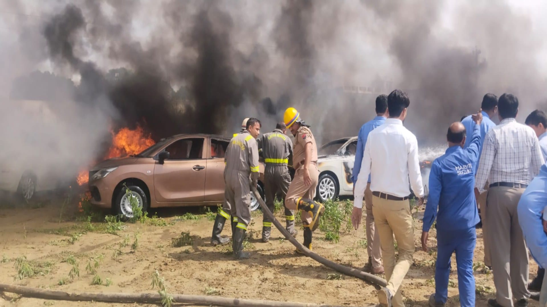 A massive fire broke out in the garage of Maruti Suzuki, many cars got burnt