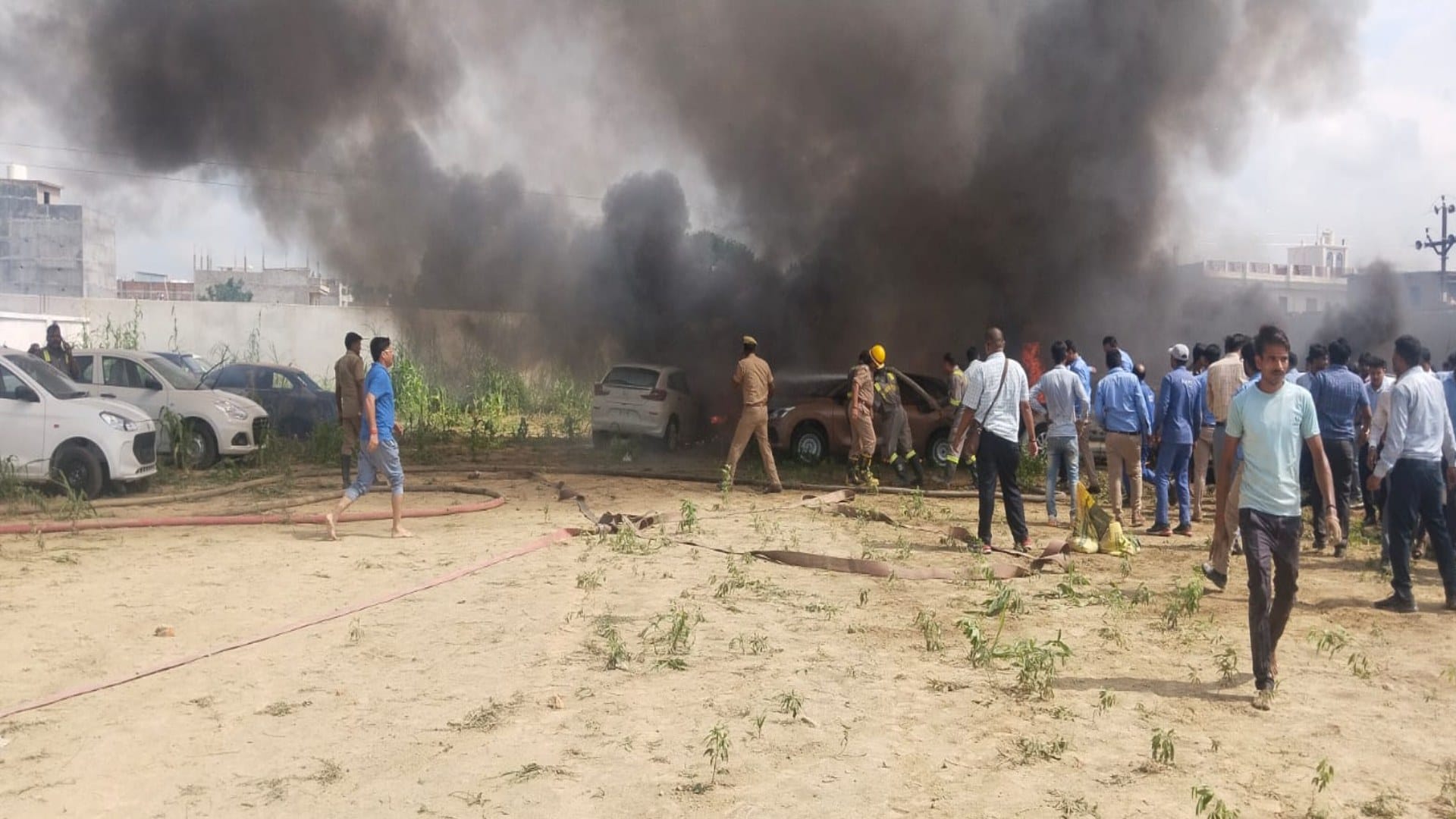 A massive fire broke out in the garage of Maruti Suzuki, many cars got burnt