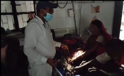 Bihar News : Treatment in DMCH with the help of torch light, Bihar Health Department. health minister