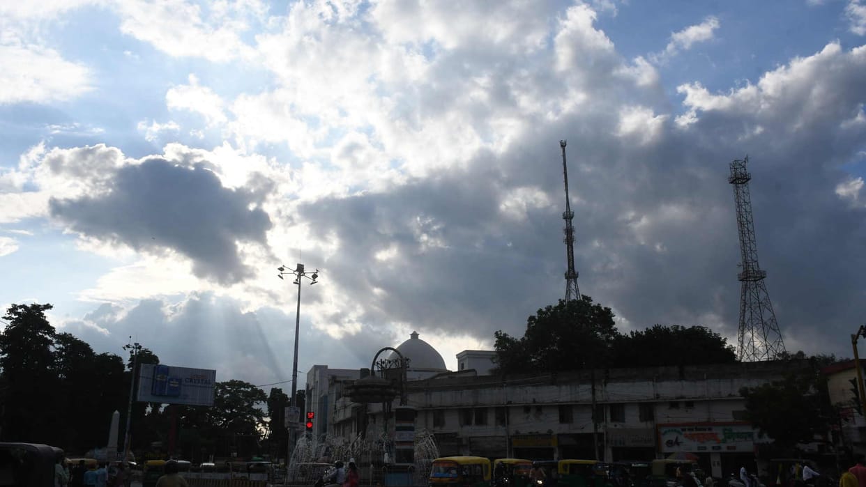 Gorakhpur weather Scorching sun and humidity made one restless hope of relief today