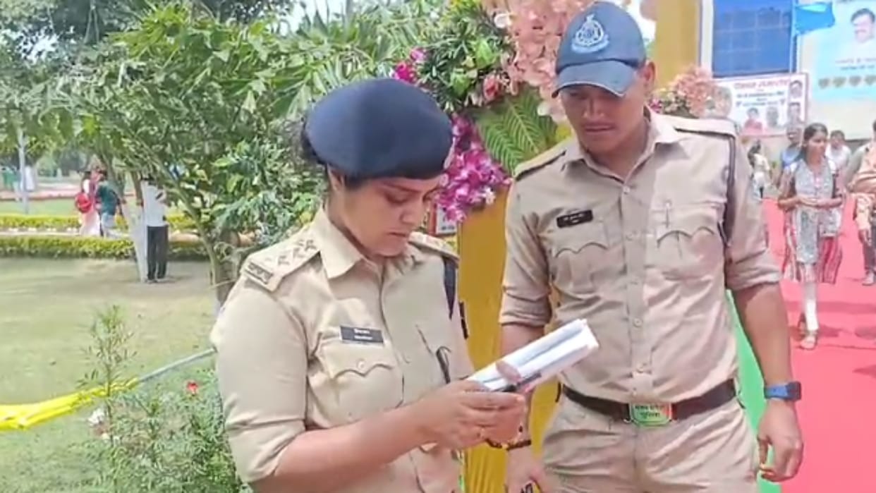 Gwalior Reward of Rs 10,000 each on dismissed policemen who grabbed Rs 23 lakh from bookies