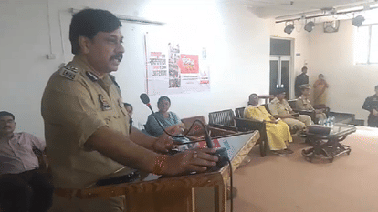 IG Dr Rakesh Singh made students aware about social media