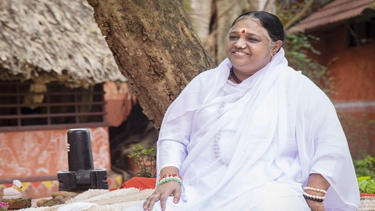 Mata Amritanandamayi Devi receives World Leader for Peace and Security award