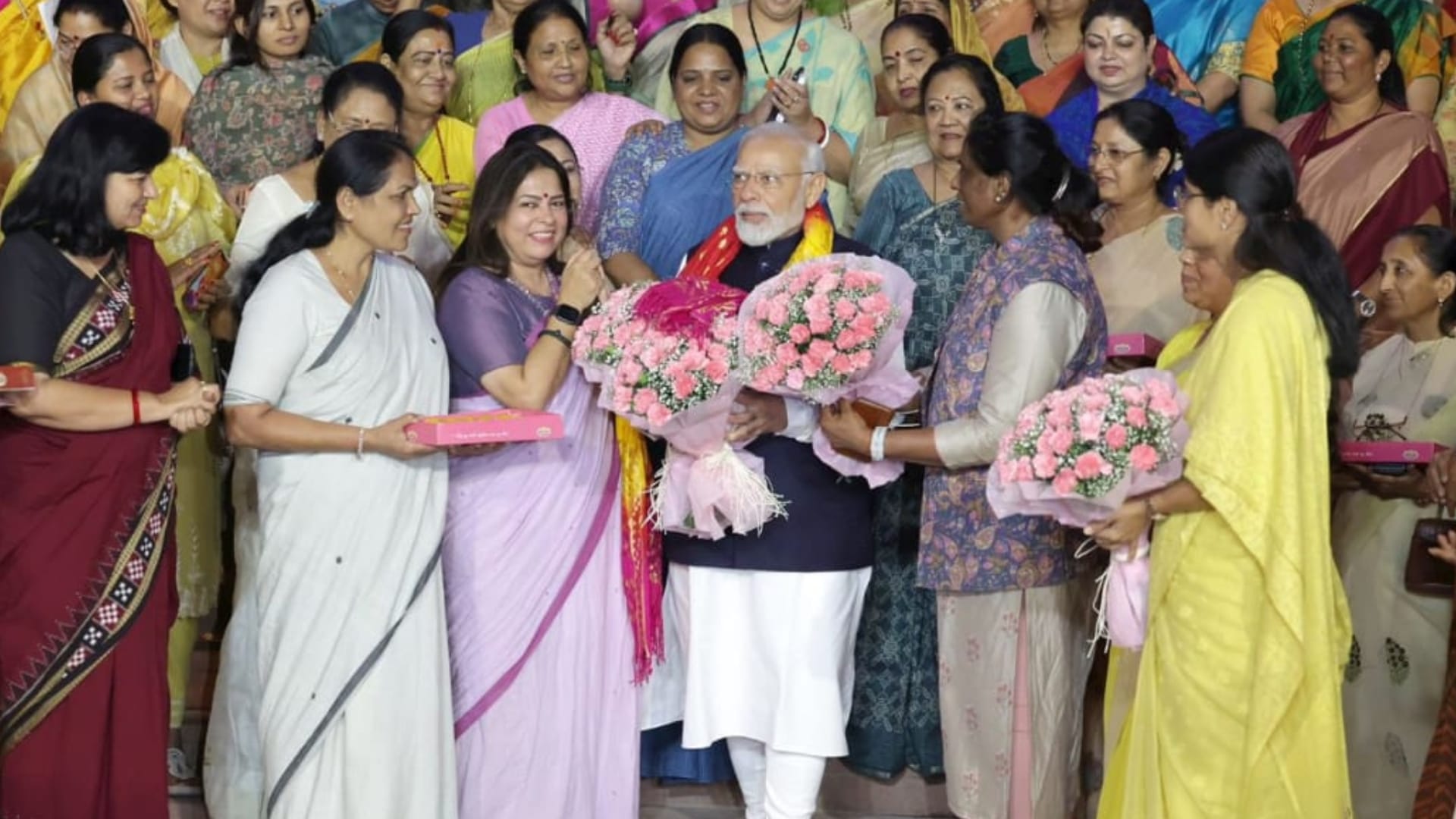 Women MP Clicked Photos with pm Modi After successfully pass of women reservation bill