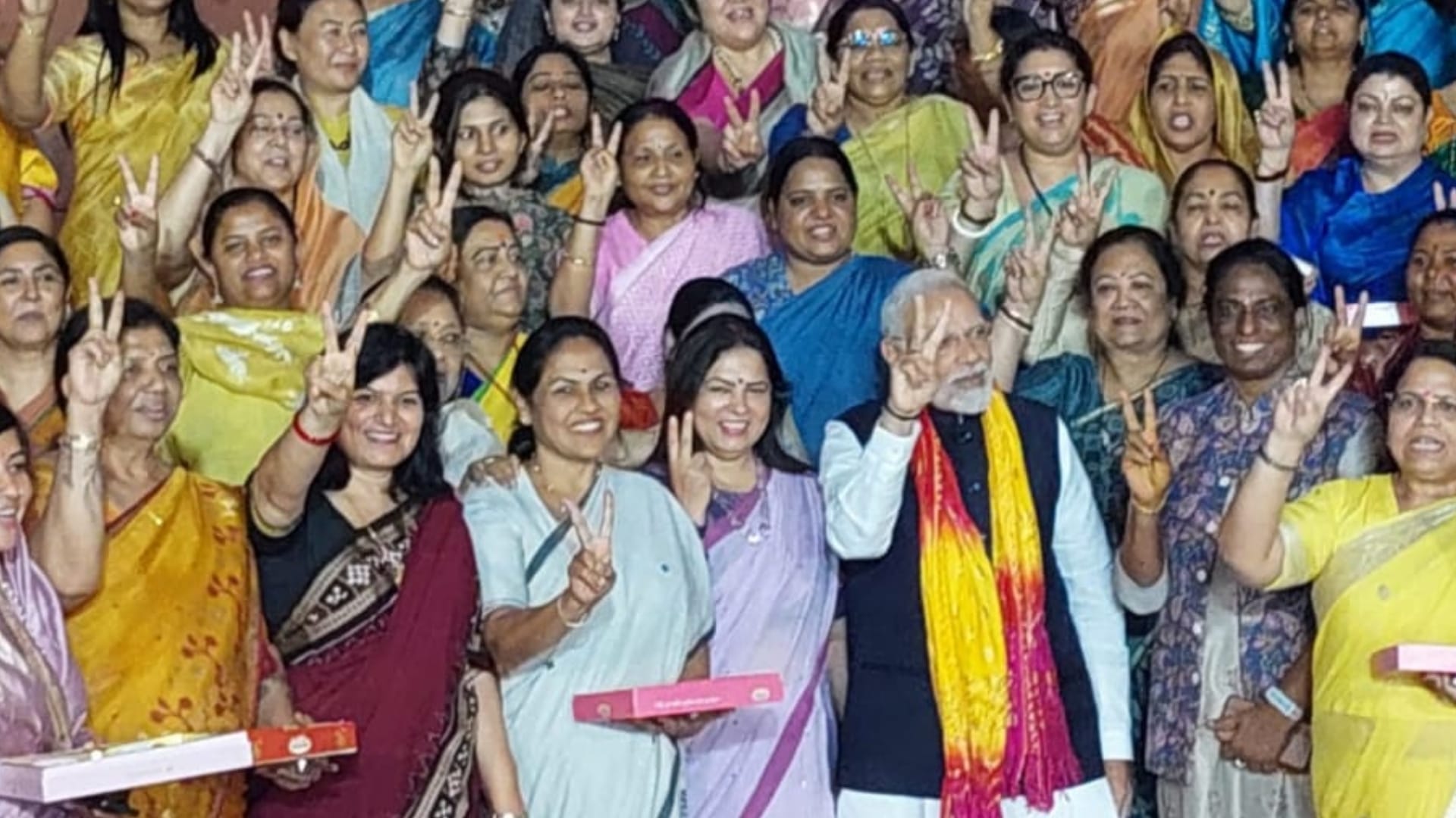 Women MP Clicked Photos with pm Modi After successfully pass of women reservation bill