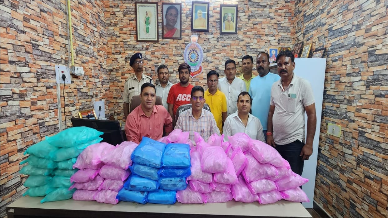 CG: Were bringing silver from Agra to Raipur, Rs 3 crore seized, 3 arrested