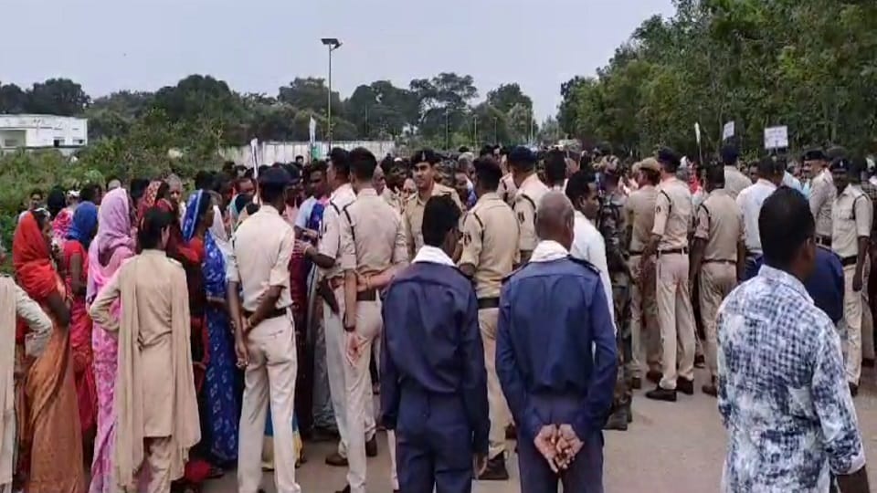 Tusk elephant knocks again in Balod Dozens of villages alerted