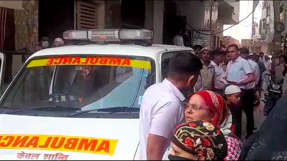 One and a half year old girl found dead in neighbor house in Wazirabad she was missing for five days