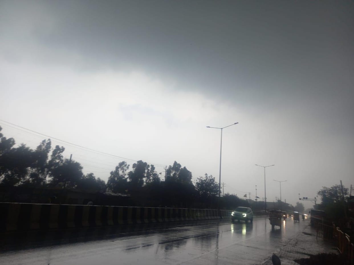 Weather: heat in Western UP, sweat is coming out due to humidity, chances of rain