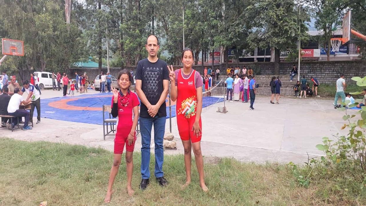 Chamba's two daughters won gold medals in state level wrestling