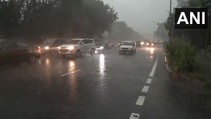 Delhi NCR Weather Today Heavy Rainfall in Delhi, Noida Rain News in Hindi