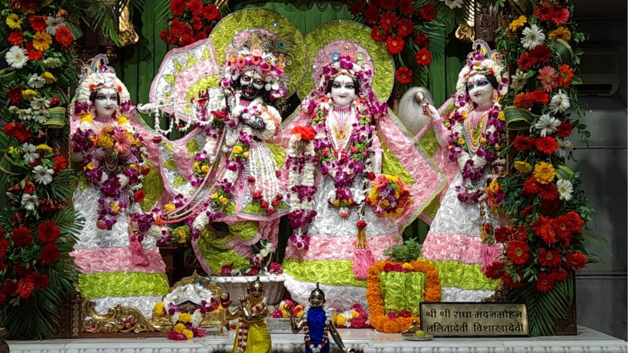 Ujjain Radha Ashtami festival celebrated with great pomp in ISKCON after Mangal Aarti in the morning