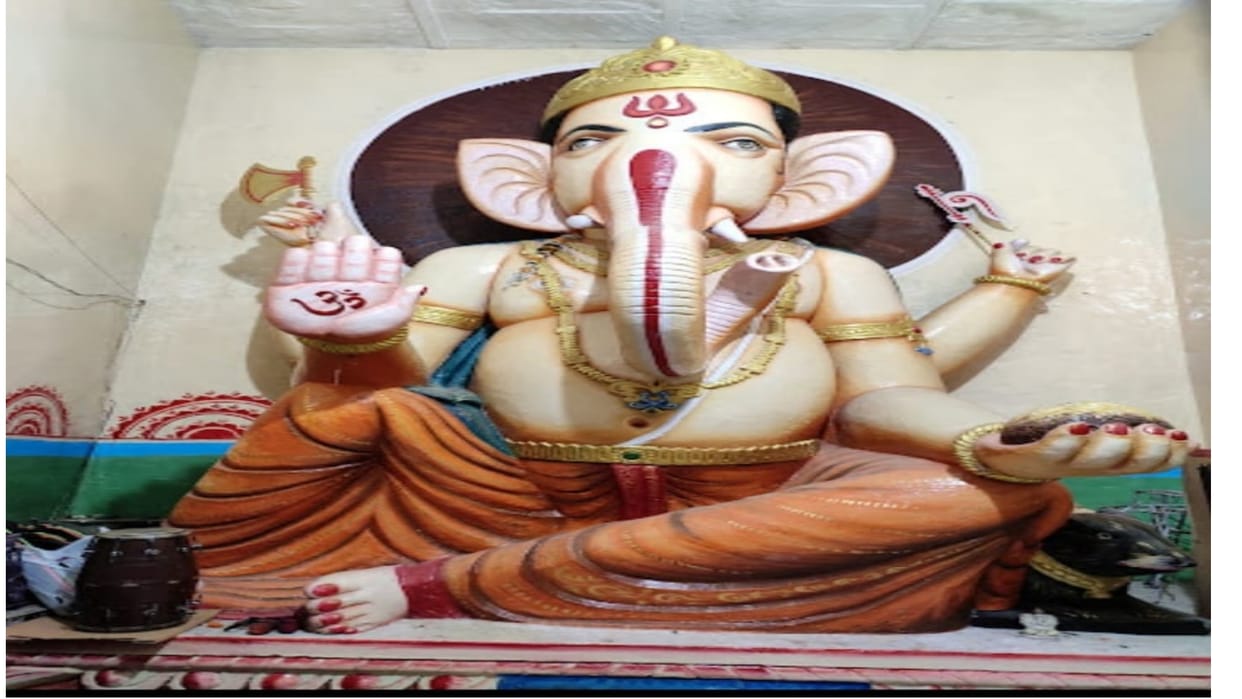 MP only tallest Ganesh statue of the district is situated in Jatashankar of Damoh the temple is 250 years old