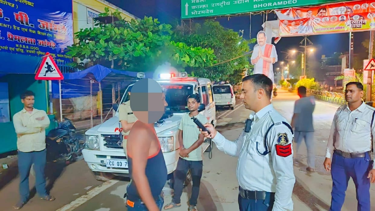Kabirdham police collected a fine of Rs 1.60 lakh from the drivers