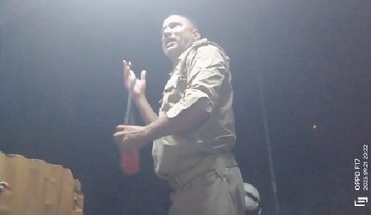Head constable Surendra Dubey threatened businessman in Kanpur