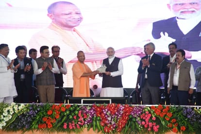 PM Modi in Varanasi visit Rudraksh centre said Kashi service taste culture and music raised flag in world