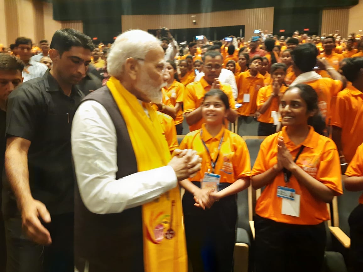 PM Modi said in Kashi: 'Now daughters will not go far for sports training', told the youth the pride