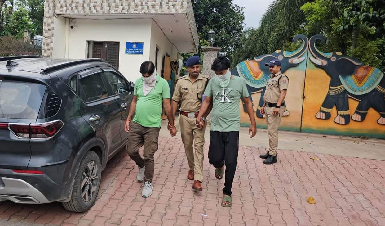 Casino was running in the hotel, 33 arrested along with cash worth Rs 4 lakh