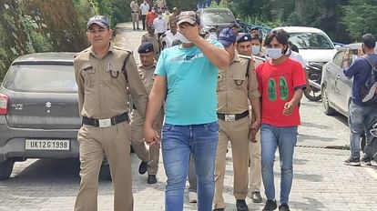 Police raids illegal casino in Rishikesh Neeraj Forest Resort Uttarakhand news in hindi