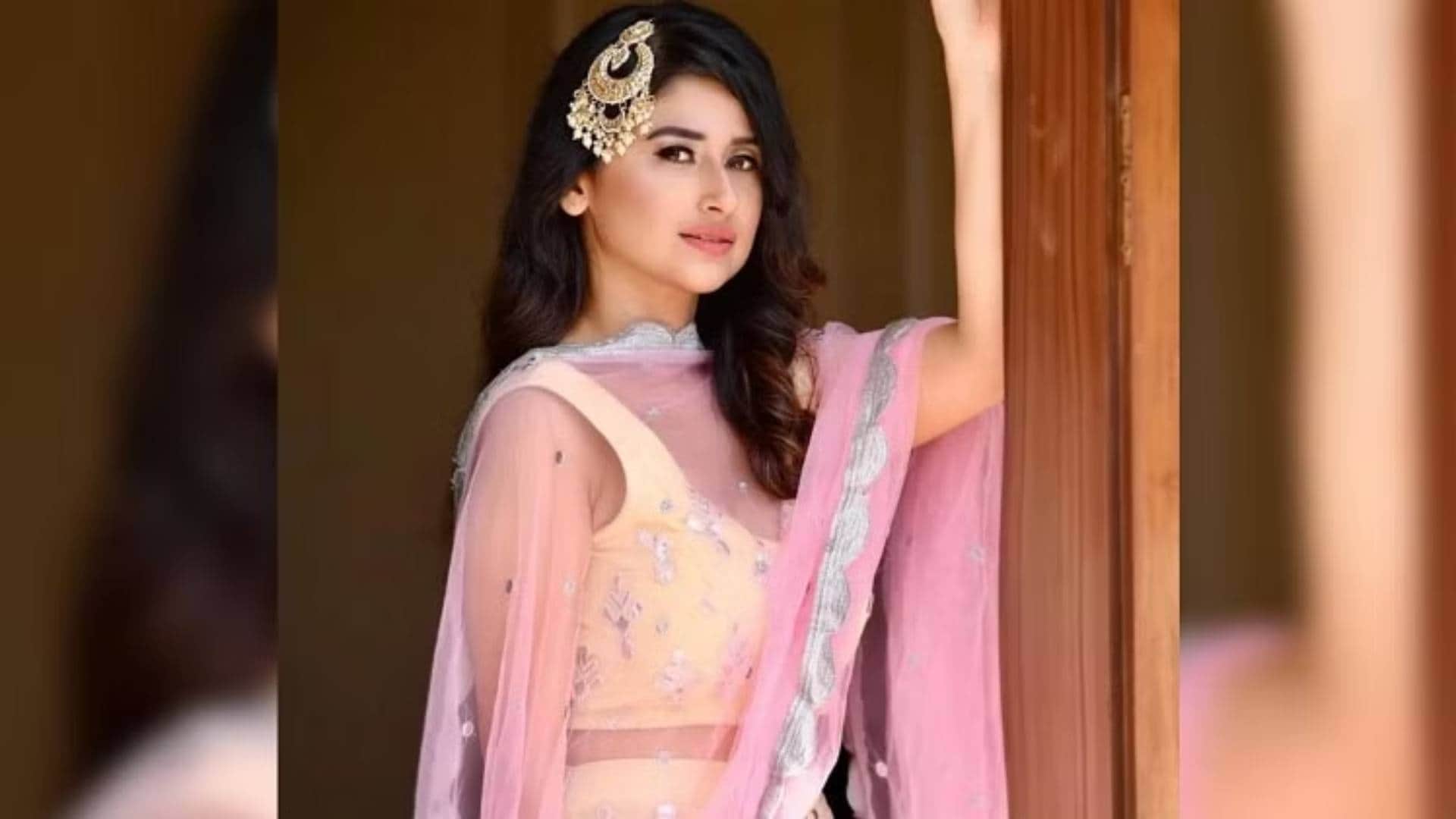 These Actresses Far Away From Movies Because Of Religion Sana Khan Zaira Wasim Barkha Madaan