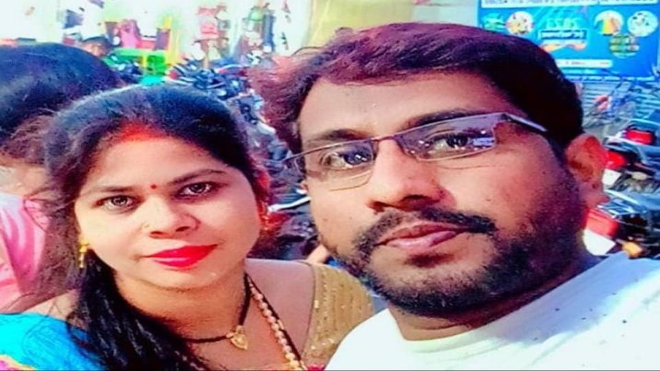 सड़क हादसे में पति पत्नी घायल