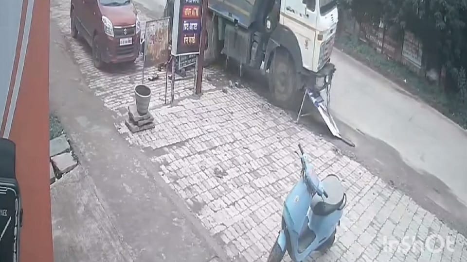 Havoc of high speed Trailer collides heavily with tractor and bike