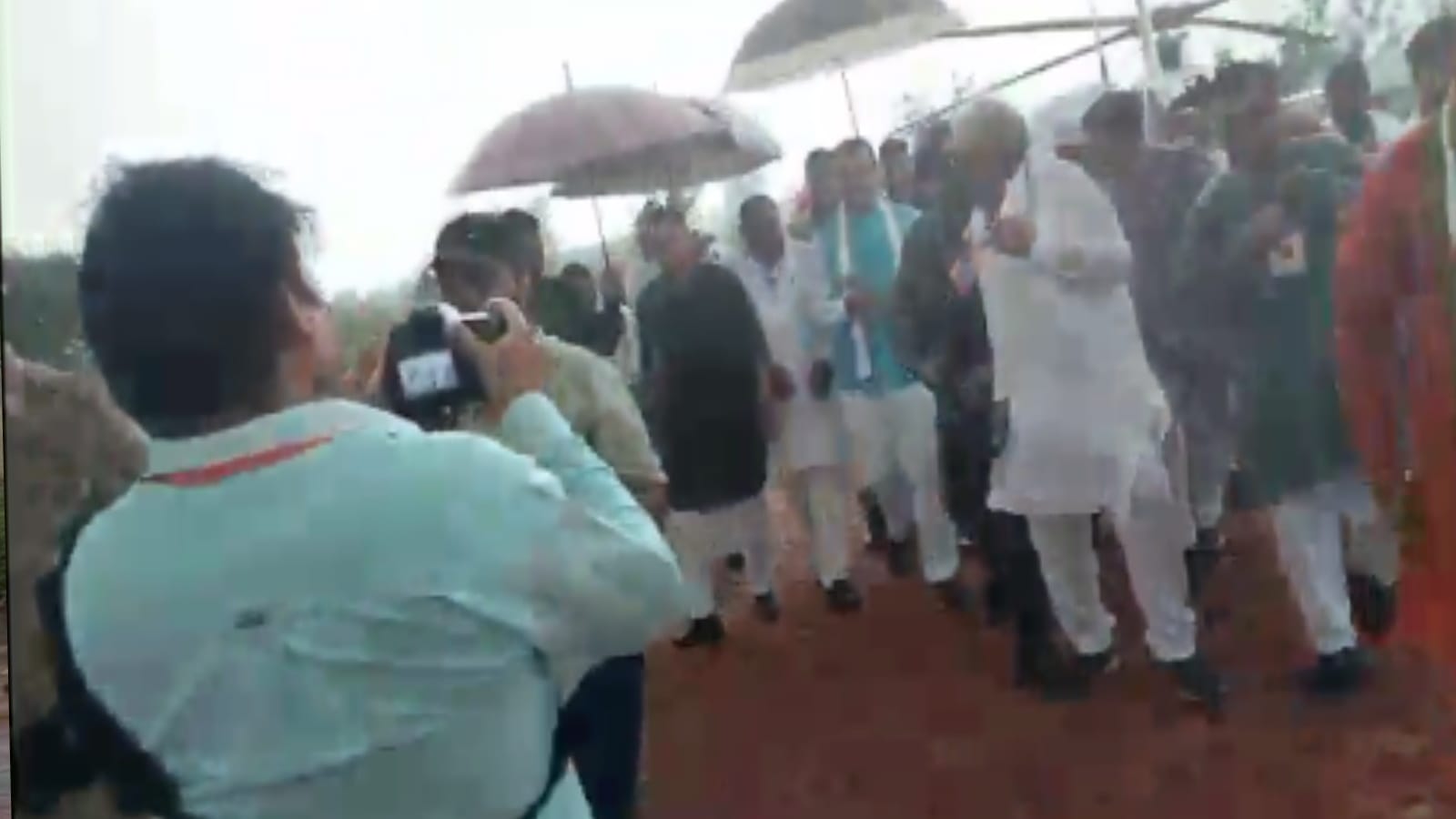 Mission 2024: Deputy Chief Minister arrived to energize the workers amid rain, see in Pictures