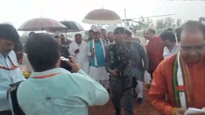 Mission 2024: Deputy Chief Minister arrived to energize the workers amid rain, see in Pictures