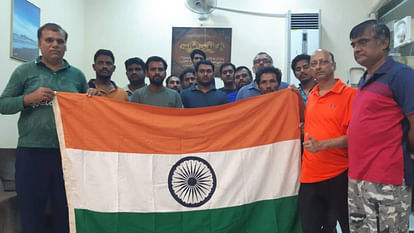 18 Indian sailors stranded in Yemen's Nishtun port return to India