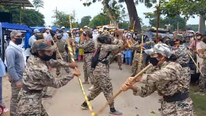 Satsangis started pelting stones at police administration team who gone to remove illegal encroachment in Agra