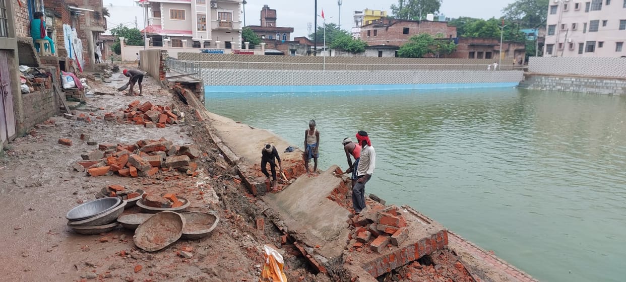 Nitish Kumar CM regional development scheme boundary wall collapse in nalanda on makhdumpur pond