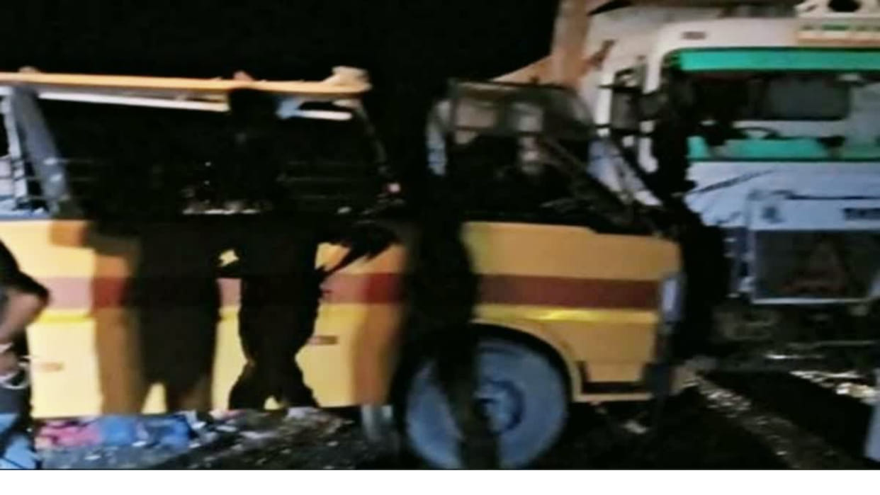 Rajasthan Fierce collision between bus and truck in Barmer principal and student killed more than 20 injured