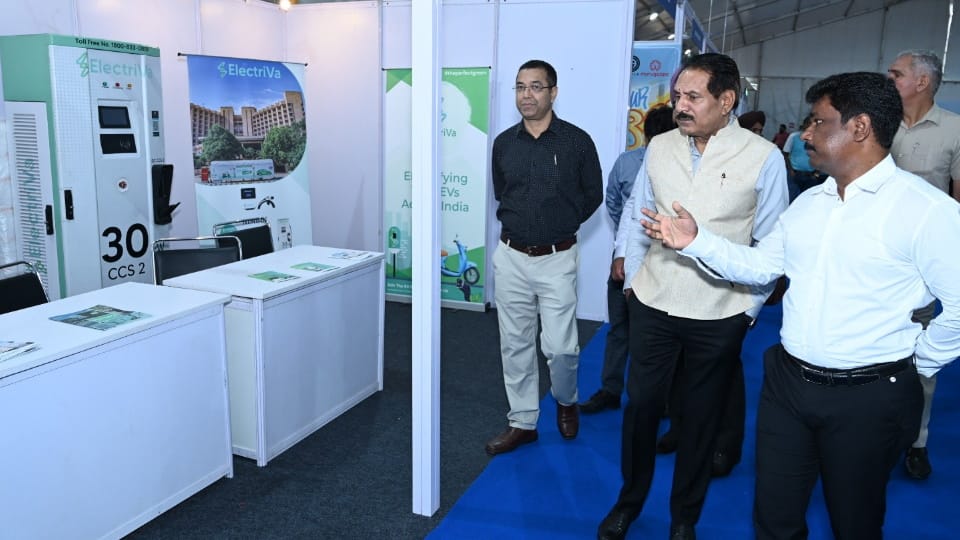 First app based electric cab service started in Chandigarh, Dharampal flagged off