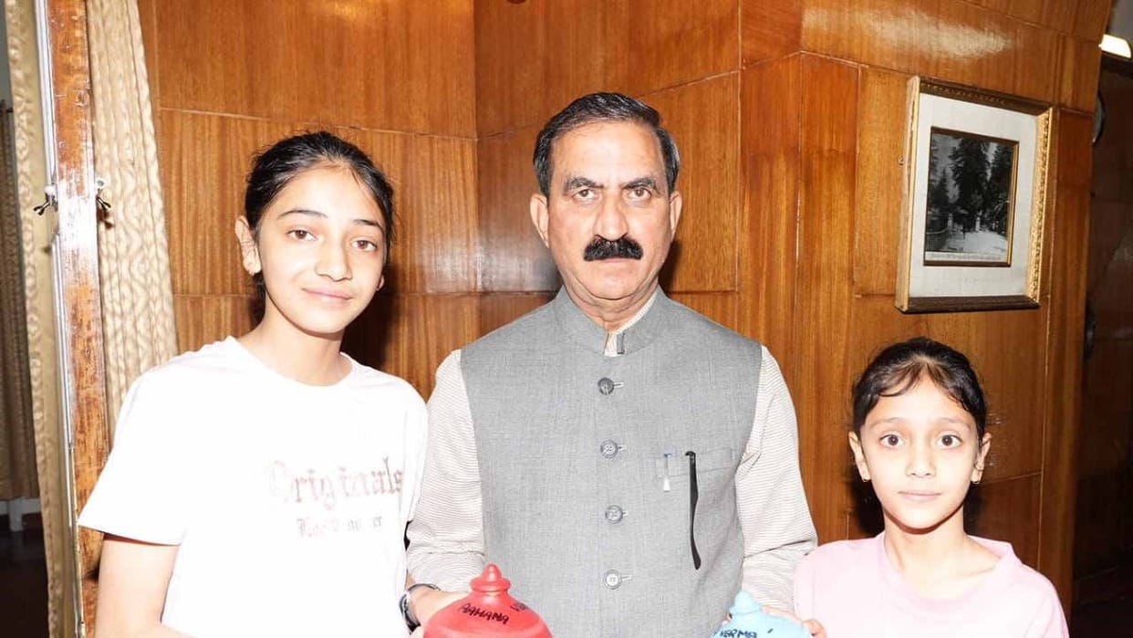 Young girl students of Tara Hall contributed to the relief fund