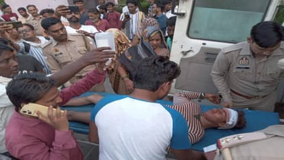miscreants opened fire on youth going for Ganesh Visarjan Yatra In Kasganj three devotees were injured