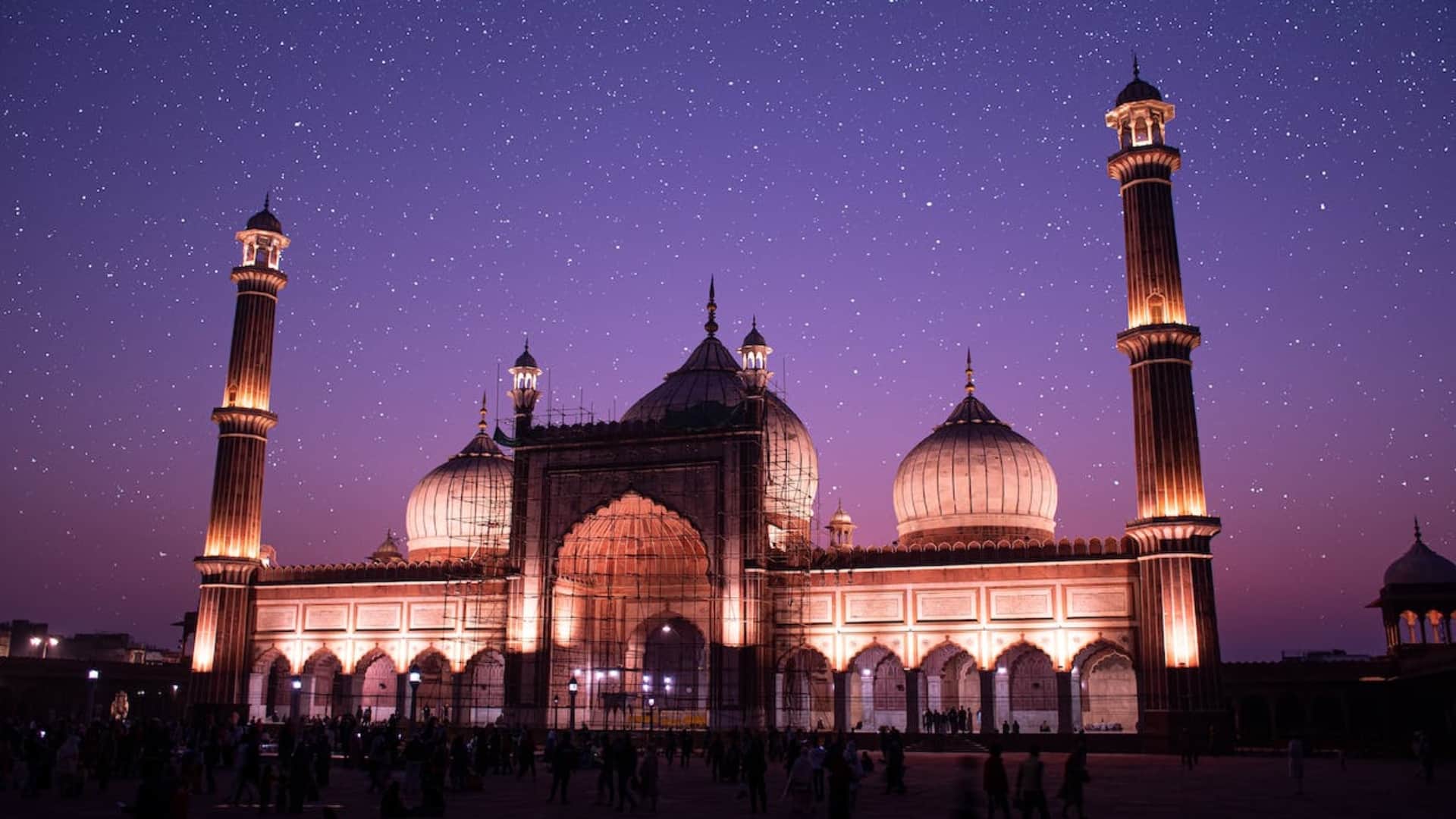 Buildings that Mughals build in India including Tajmahal, Kutub minar and Red Fort check list here