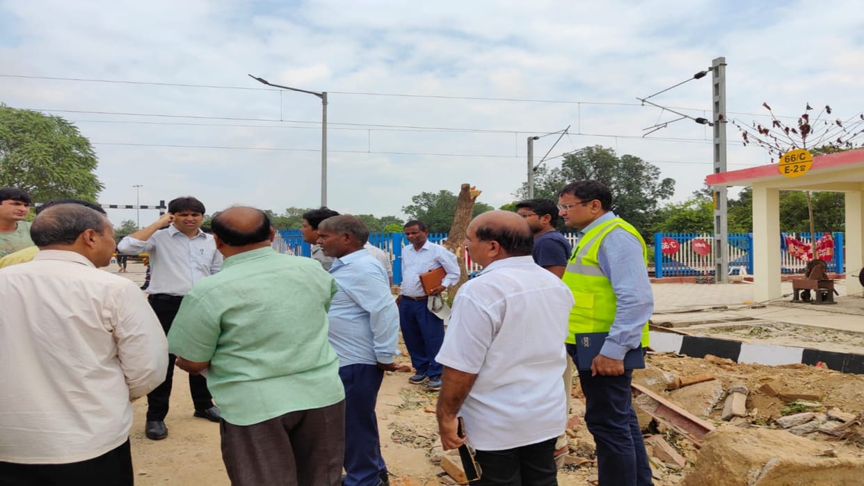 Meladhikari inspected the work being done under Mahakumbh, instructed to complete the work on time