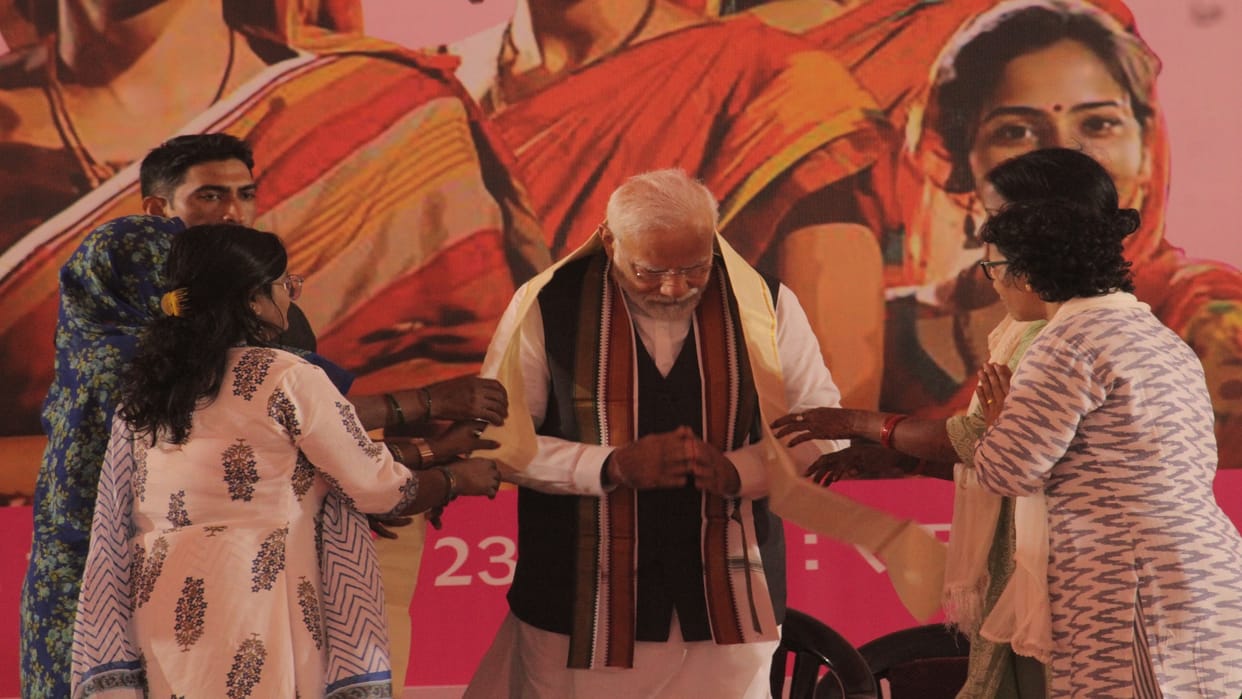 PM Modi will visit his Varanasi again on November 5 and will give many special gifts including Phulwaria four