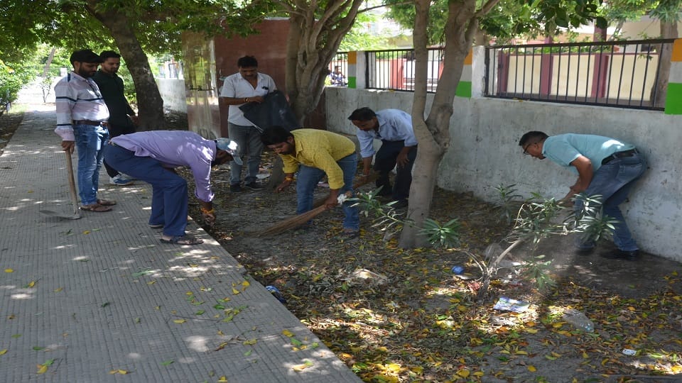 Amar Ujala Aao Park Sanvare campaign