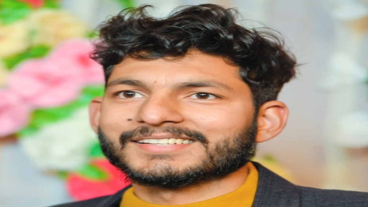 Prince of Sarkaghat stood third in the state in the Public Service Commission exam.