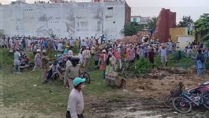 सुबह धमकी वाला मैसेज शाम को हमला: 'धधक रहा लावा, कहीं तो निकलेगी आग, सत्संगियों का कोई कुछ नहीं बिगाड़ पाया' message viral of satsangis in morning against bulldozing on Dayalbagh and attacked police in evening