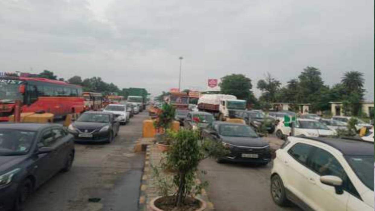 Mega weekend over: Tourists returns from mountains, 55 thousand vehicles passed through the highway