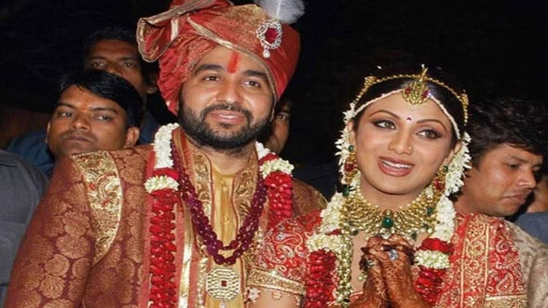 Parineeti Chopra Raghav Chadha Wedding actress wore Expensive Dress in wedding Aishwarya Rai Bachchan